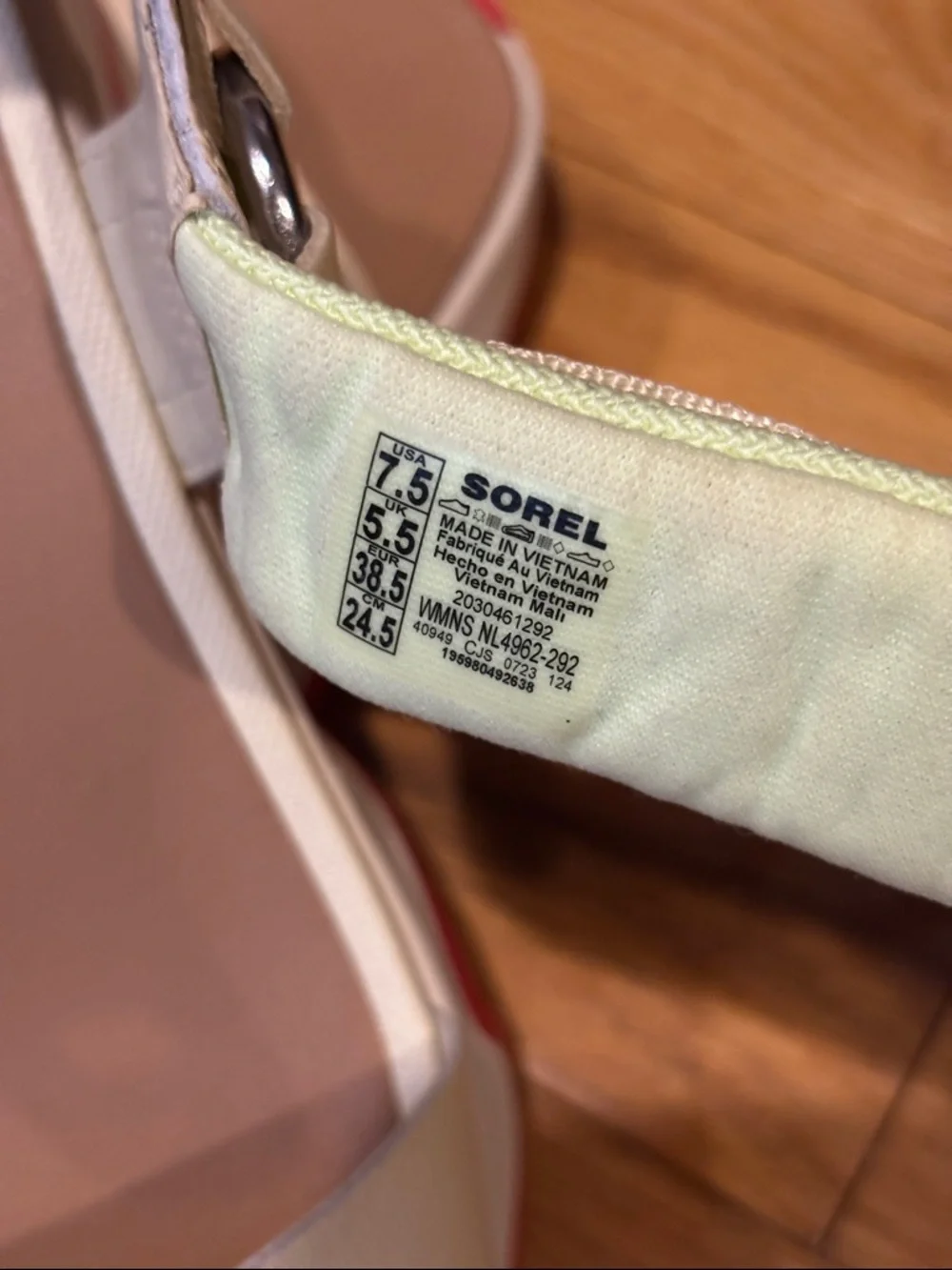 SOREL  women's  Kinetic Impact  Y Strap Wedge  Sandals 7.5 - Picture 6 of 16